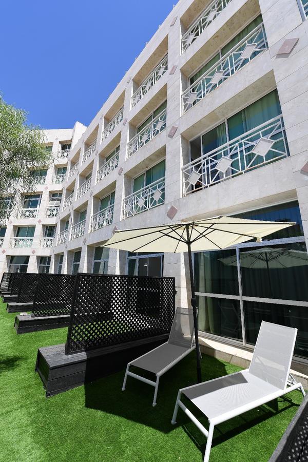Be Unique - Drinks Included 3*